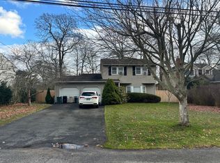 121 Bayview Ave, Bayport, NY 11705