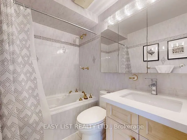 855 Queen St W #1 — Photo 38