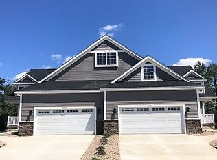 4096 Stoneridge Dr, Jackson, MI
