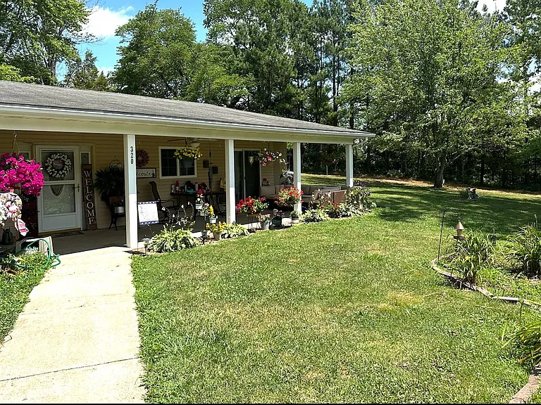 320 Caraway Ln — Photo 5