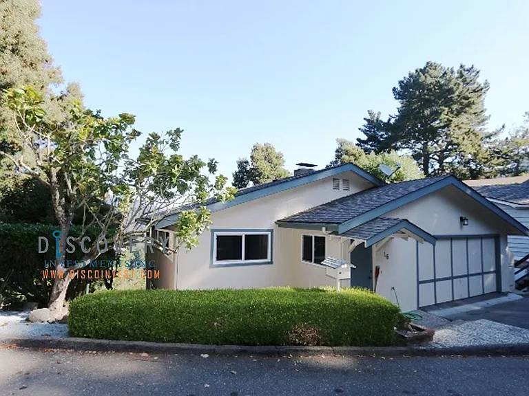 16 Carisbrook Ln — Photo 1