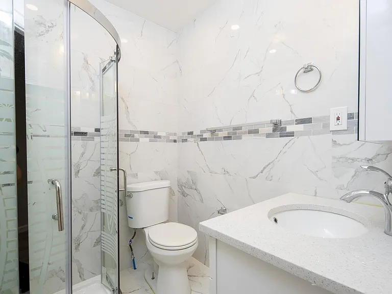 904 Peoples Ave — Photo 11