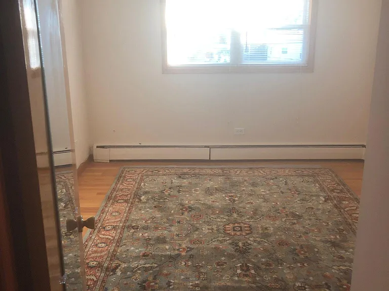 10516 Lyman Ave #2W — Photo 8