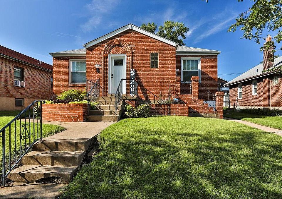 6067 is the front door, and the left unit of the two unit house.