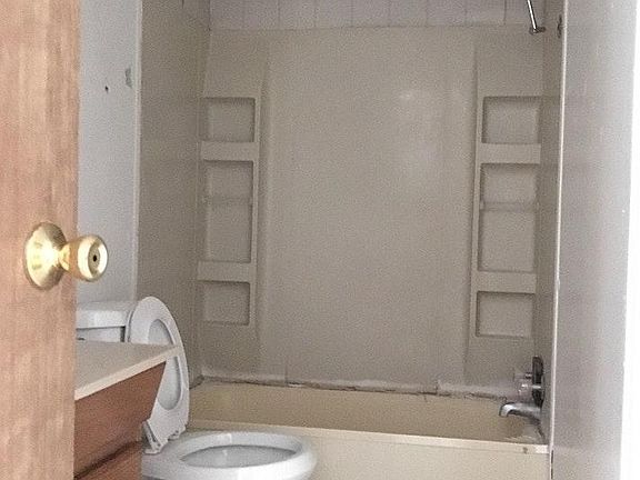 5th image of 2604 Pinenoll Dr