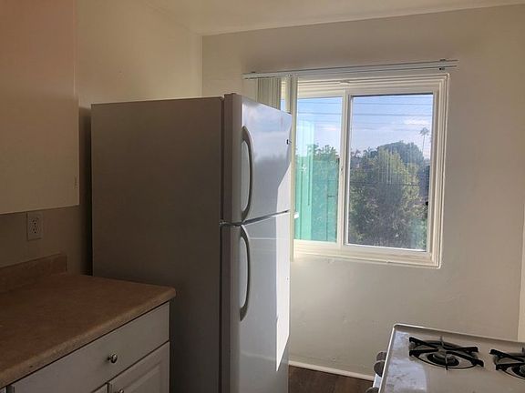 5th image of 3049 44th St #C