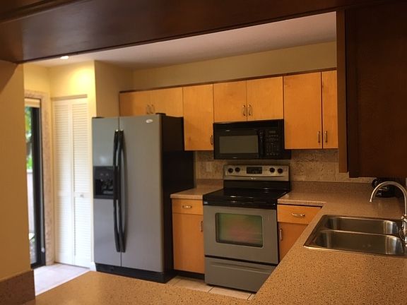 2nd image of 1687 Brookhouse Cir #122-5