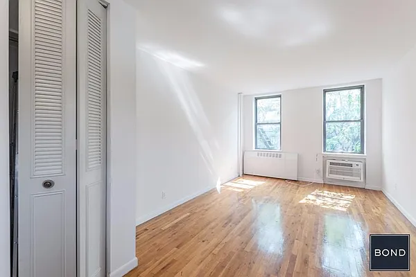 Rented by Bond New York | media 25