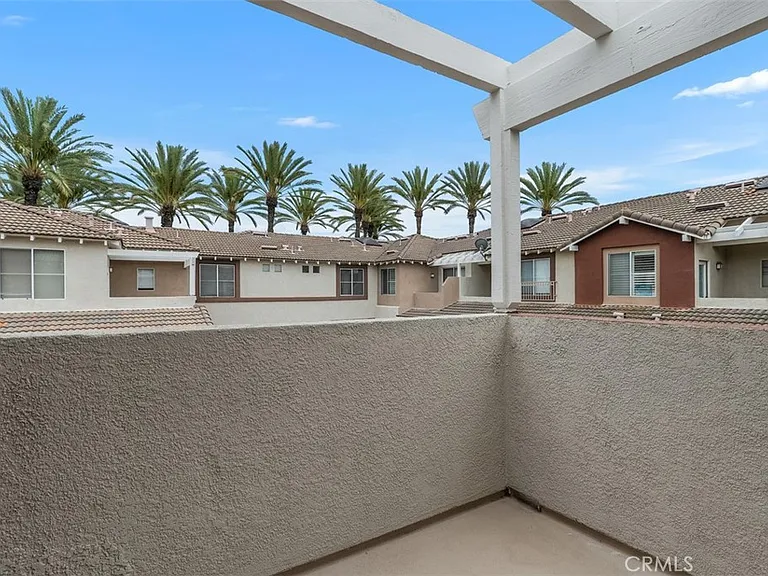 64 Mission Ct — Photo 32