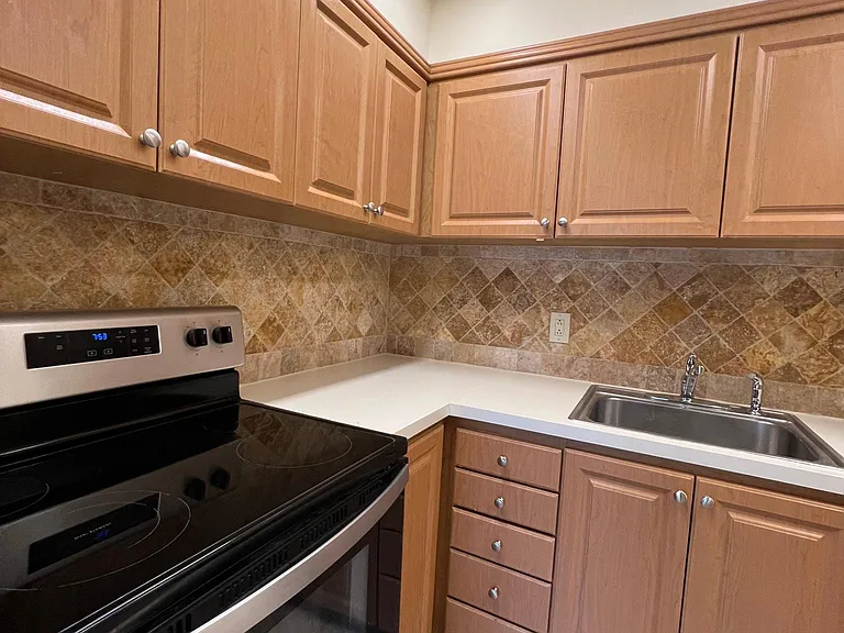 2501 NE 11th St #6 — Photo 5