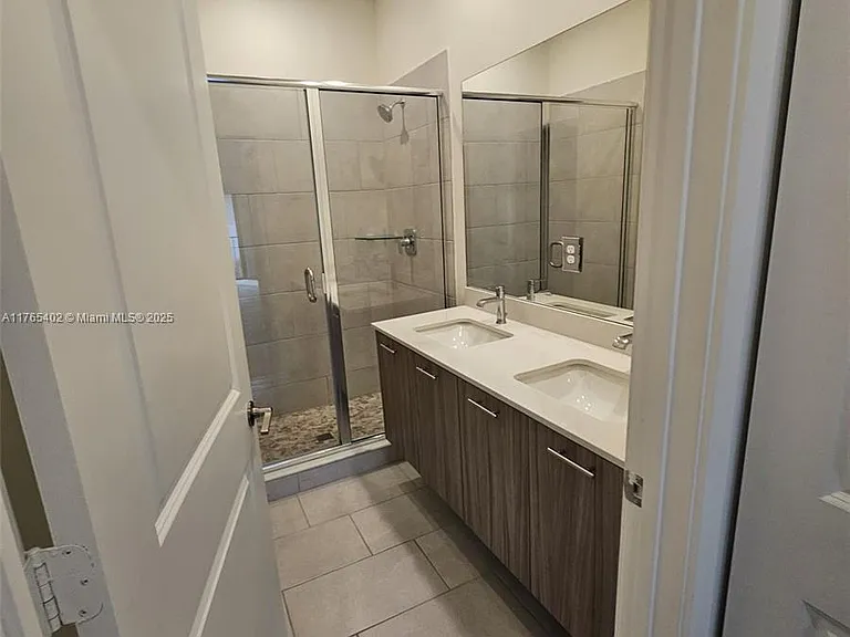 4645 NW 83rd Pkwy — Photo 13