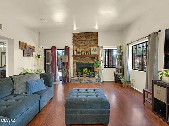 5th image of 4026 E Whitman St