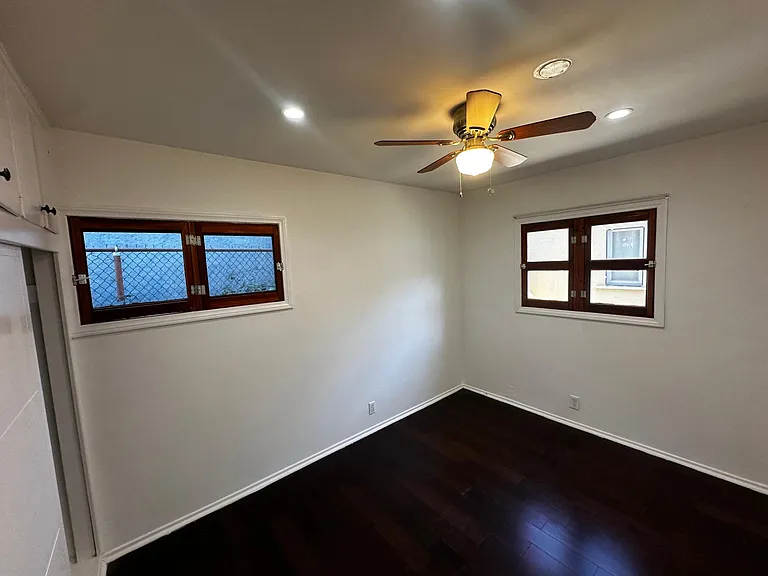 1177 N Hoover St #3/4 — Photo 22