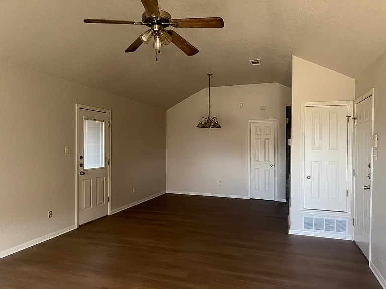 4903 John David Dr #A — Photo 14
