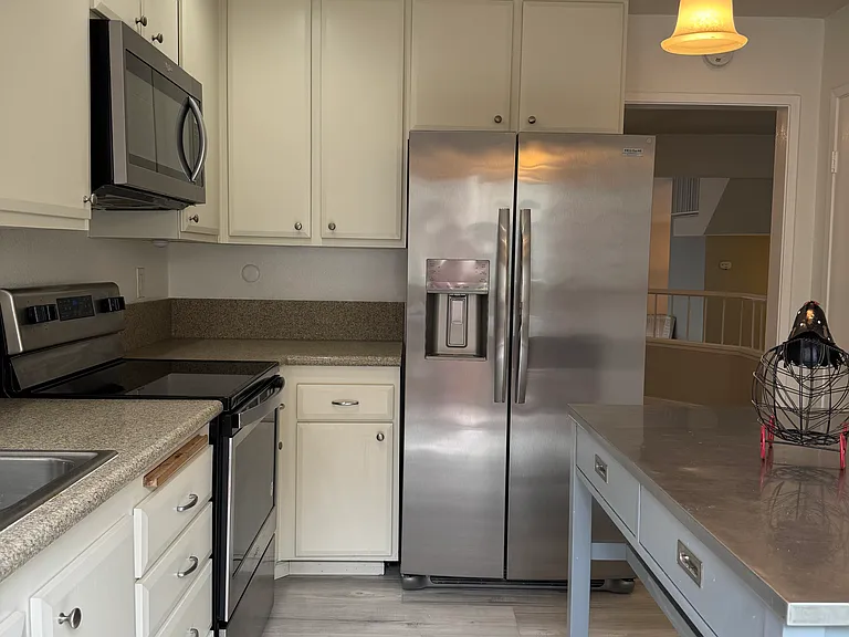 3275 Caminito Eastbluff #206 — Photo 6