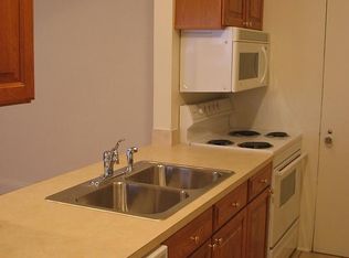 12471 Cedar Rd #202, Cleveland, OH 44106