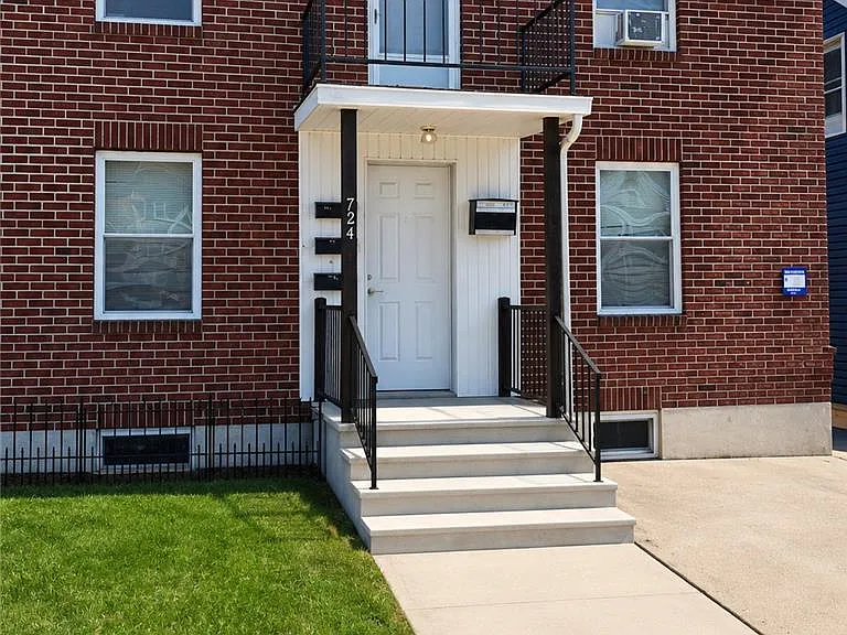 724 E Barner St — Photo 1