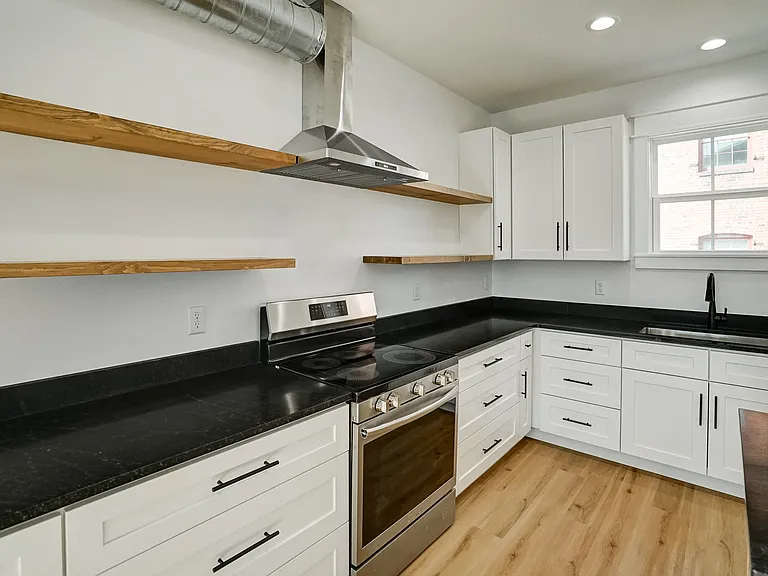 901 Commerce St #1 — Photo 9