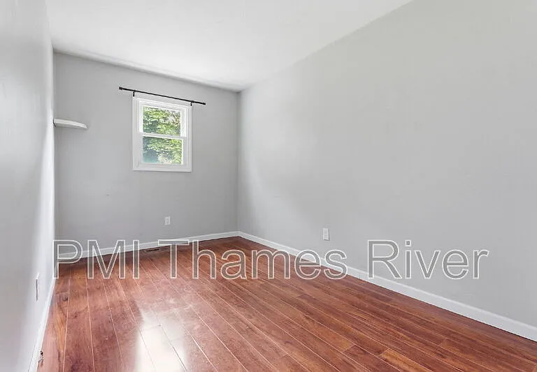 98 Oslo St — Photo 26