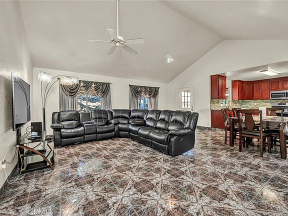 5th image of 18230 Hidden Valley Rd