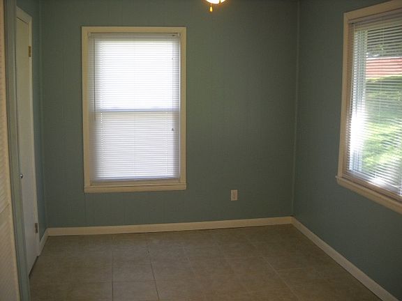 2nd image of 704 Rosewood St