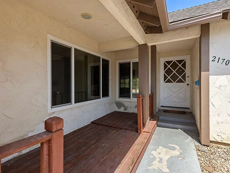 2170 Jefferson Ave — Photo 5