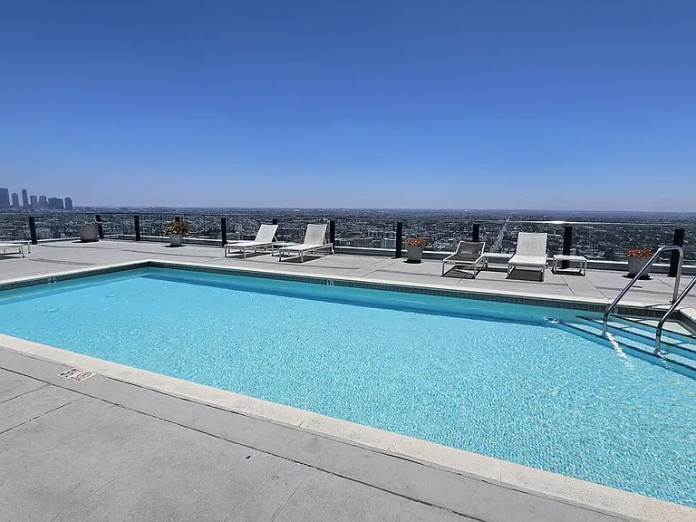 3810 Wilshire Blvd #2003 — Photo 14