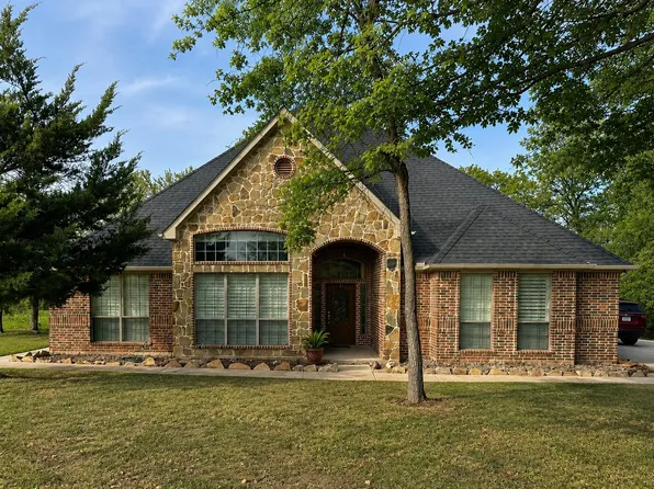 253 S Natural Spring Ln, Azle, TX 76020
