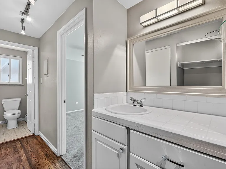 985 N Corona St #202 — Photo 12
