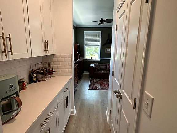 4th image of 6 Bucklick Creek Ct