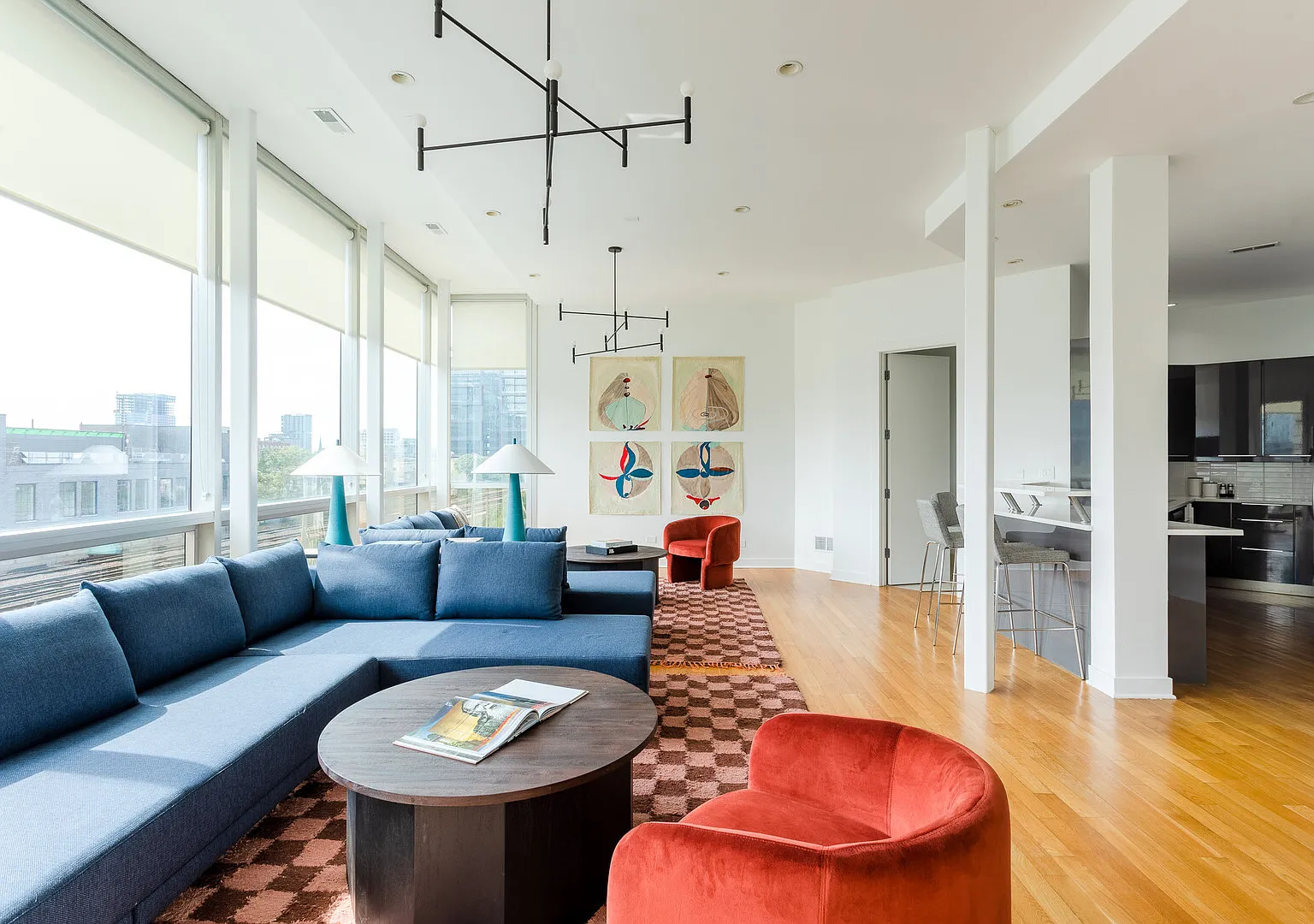 Luxury Fulton Market Penthouse | Pelton+ home gym — Photo 2