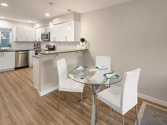 5th image of 2700 S Andover St #2700