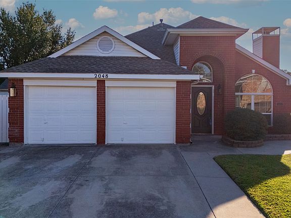 2nd image of 2048 Bayview Dr