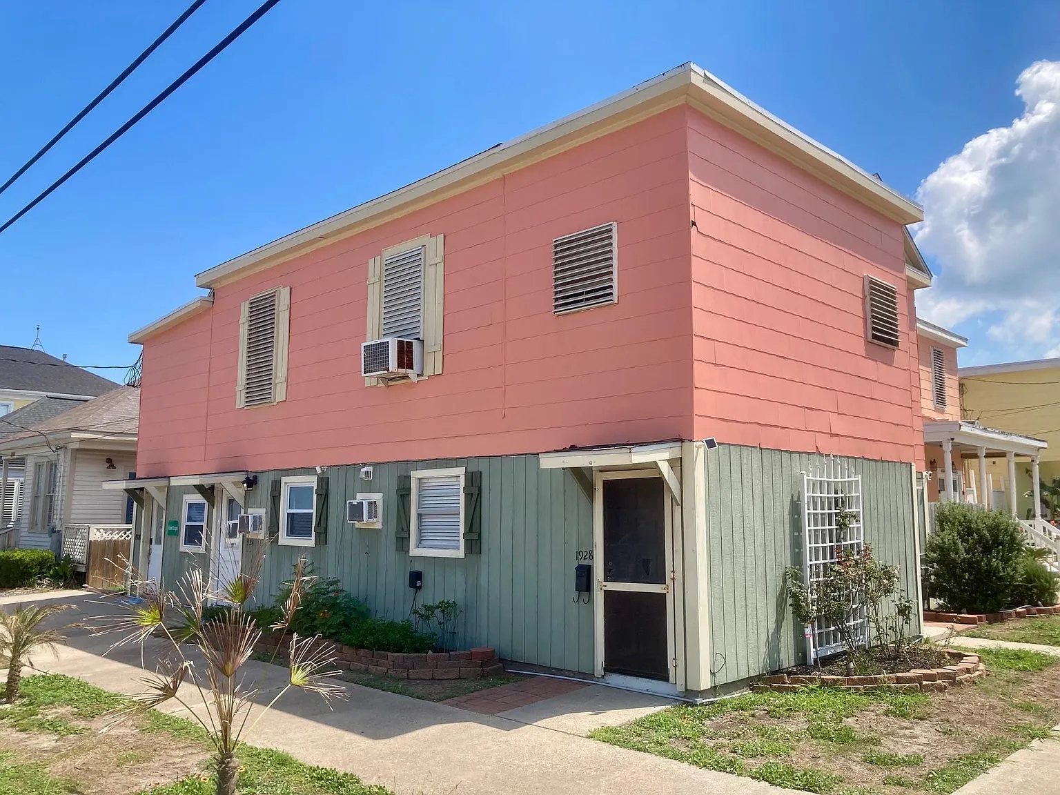 2 bed, 1.0 bath, $1,500 — Photo 2