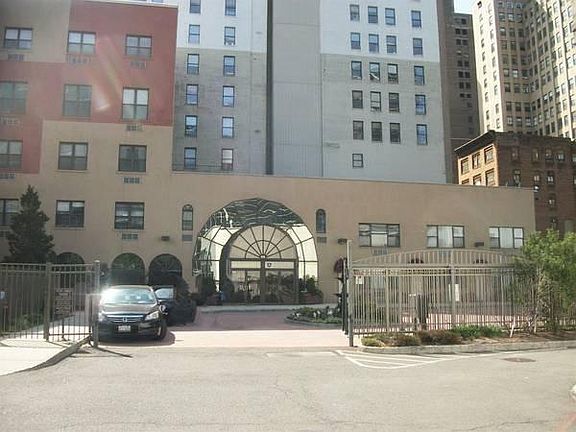 5th image of 111 Mulberry St