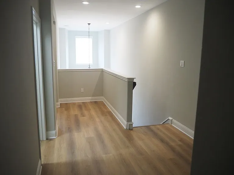 4129 Broadway Ave — Photo 13