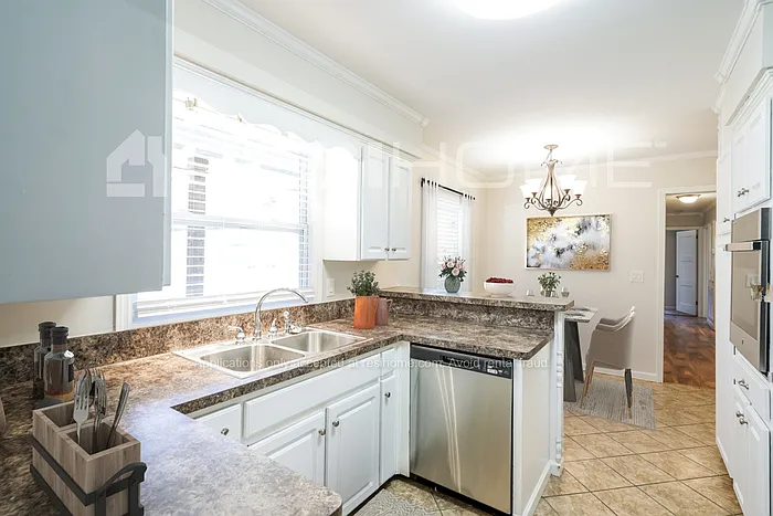 954 Carlin St — Photo 16