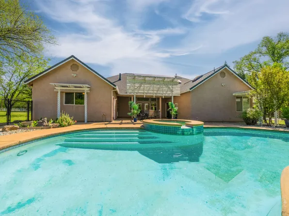 10000 Cow Creek Dr, Palo Cedro, CA 96073