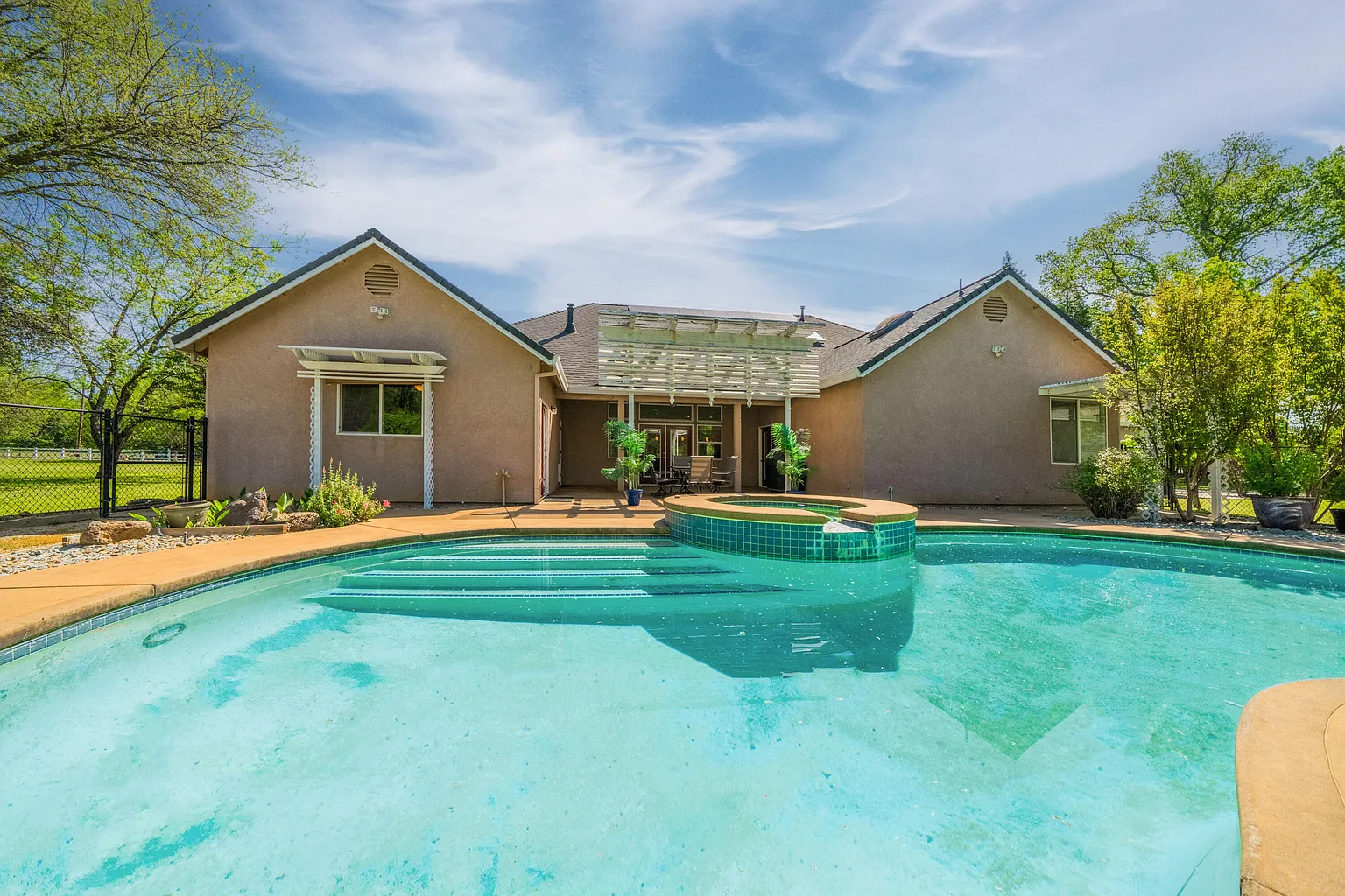 10000 Cow Creek Dr photo 1
