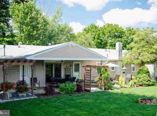 51 Oakwood Ave, Mechanicsburg, PA 17055