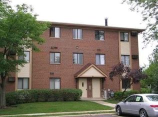 19 Parkside Ct APT 1, Vernon Hills, IL 60061