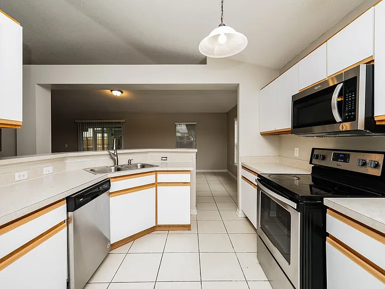 12814 Lake Vista Dr — Photo 5