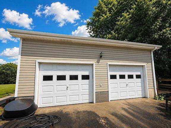 2nd image of 1760 Marshall Ridge Rd