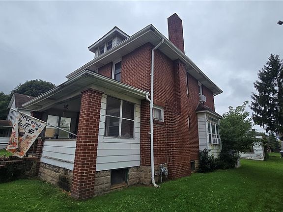 3rd image of 686 Stambaugh Ave