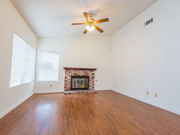 5th image of 13739 Gemini St