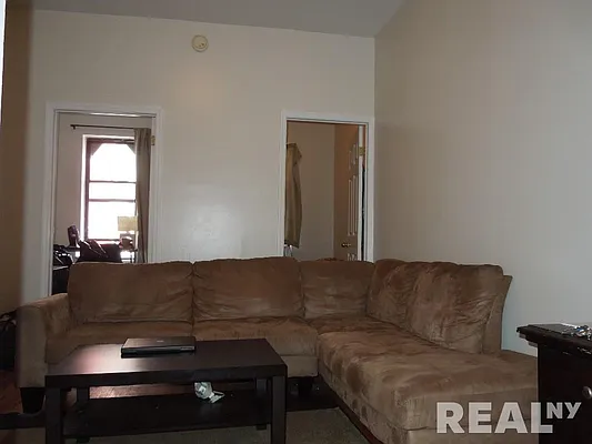Rented by REAL New York | media 9