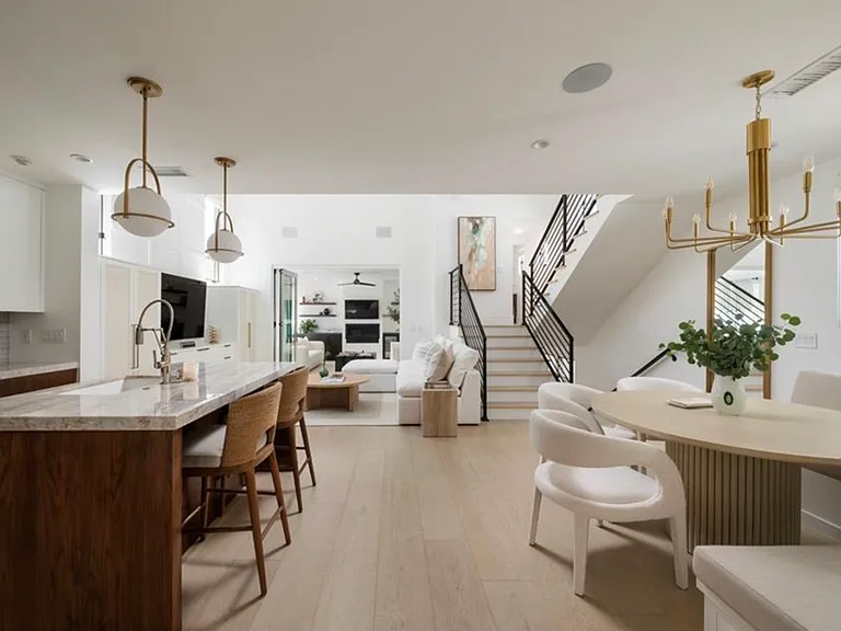 428 1/2 Fernleaf Ave — Photo 2