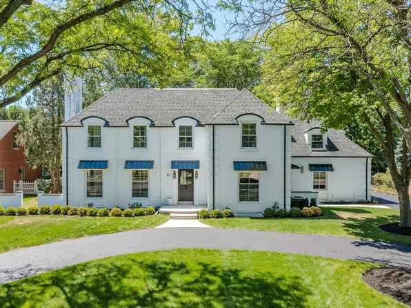 61 Lochmoor Blvd, Grosse Pointe Shores, MI 48236