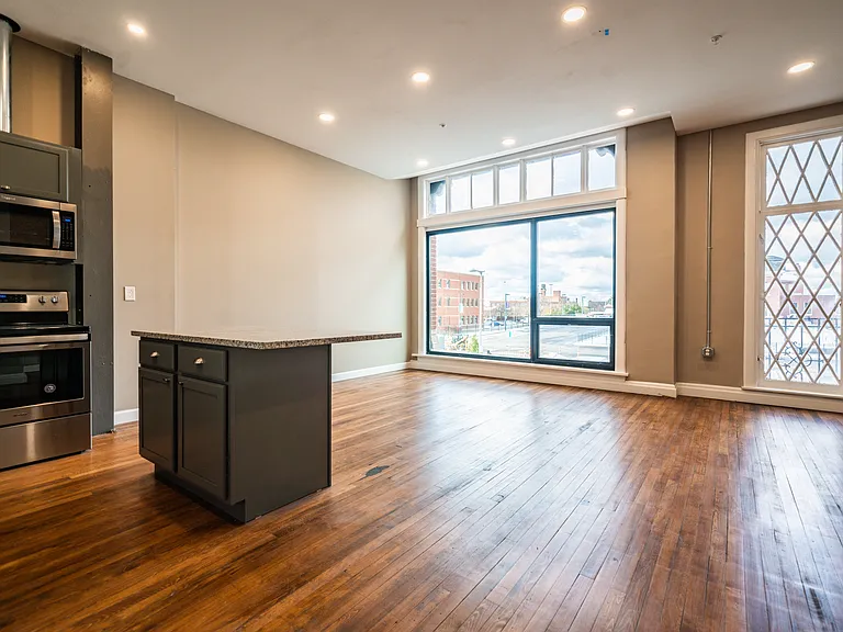 3800 Euclid Ave #109 — Photo 6