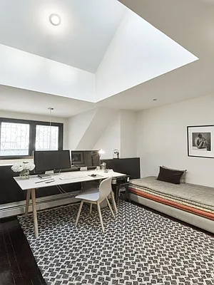 Sold by Sotheby's International Realty | media 10